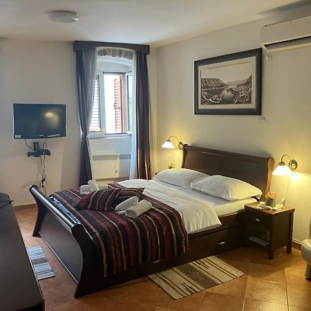 Apartments Kotor Old Town Екстер'єр фото