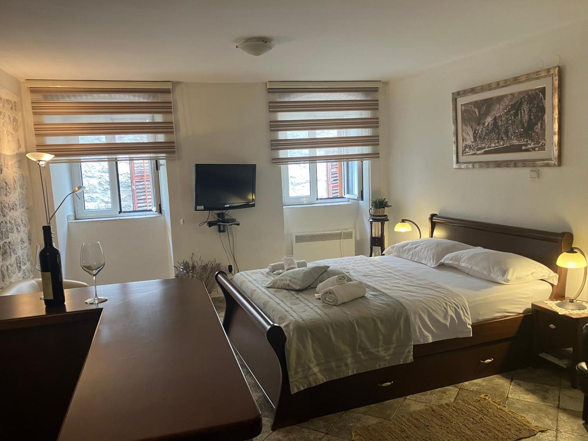 Apartments Kotor Old Town Екстер'єр фото
