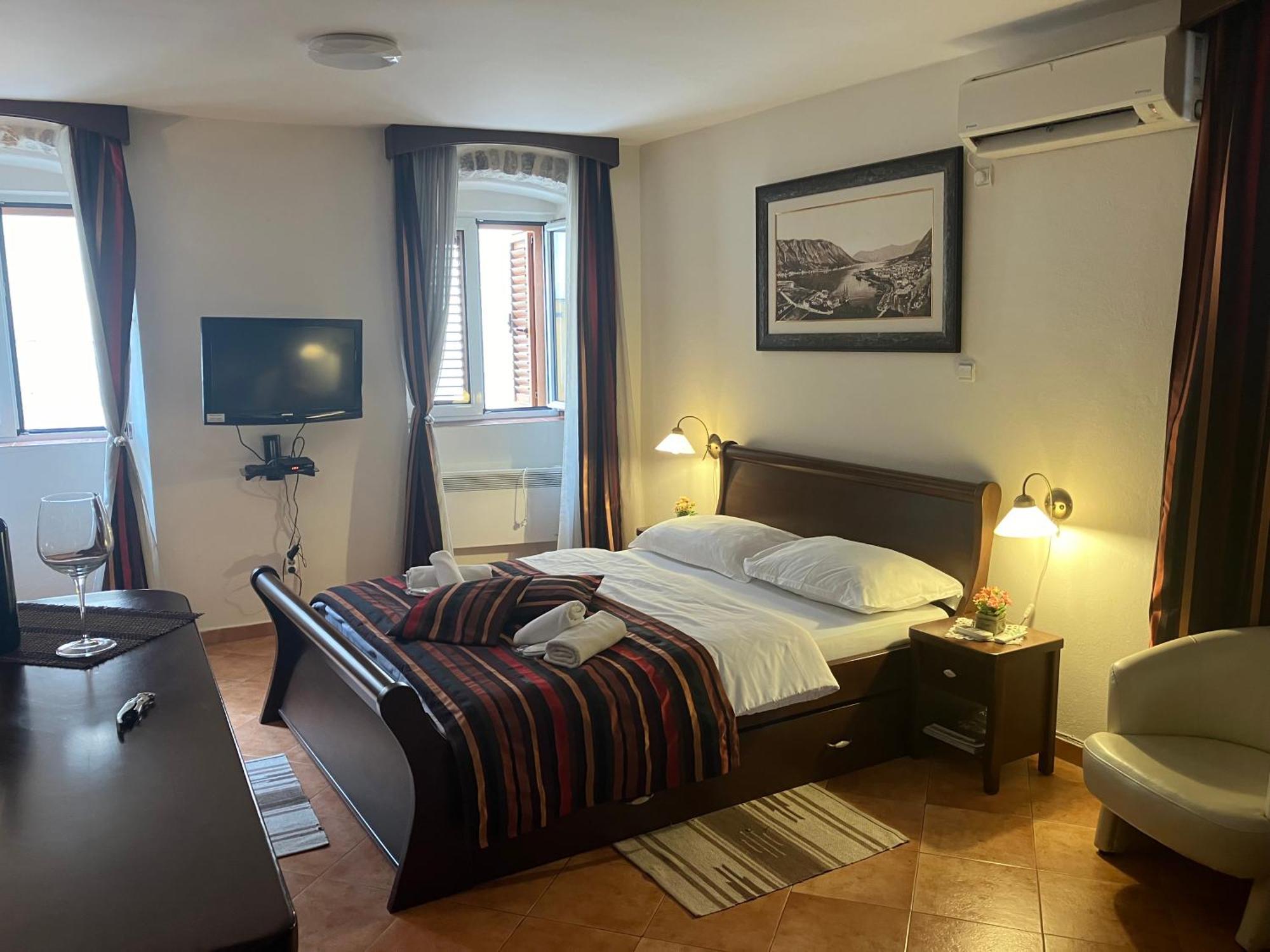 Apartments Kotor Old Town Екстер'єр фото