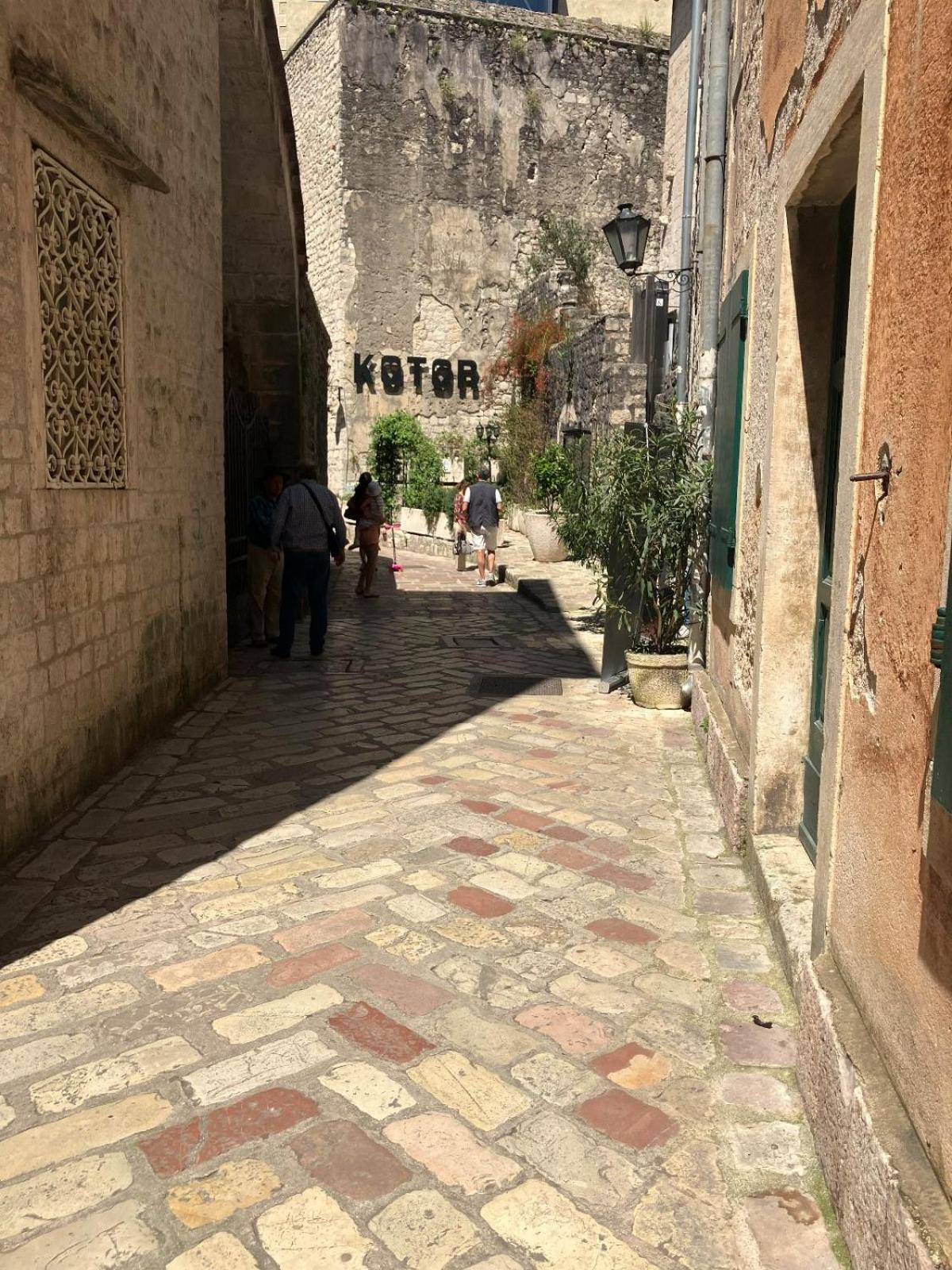 Apartments Kotor Old Town Екстер'єр фото