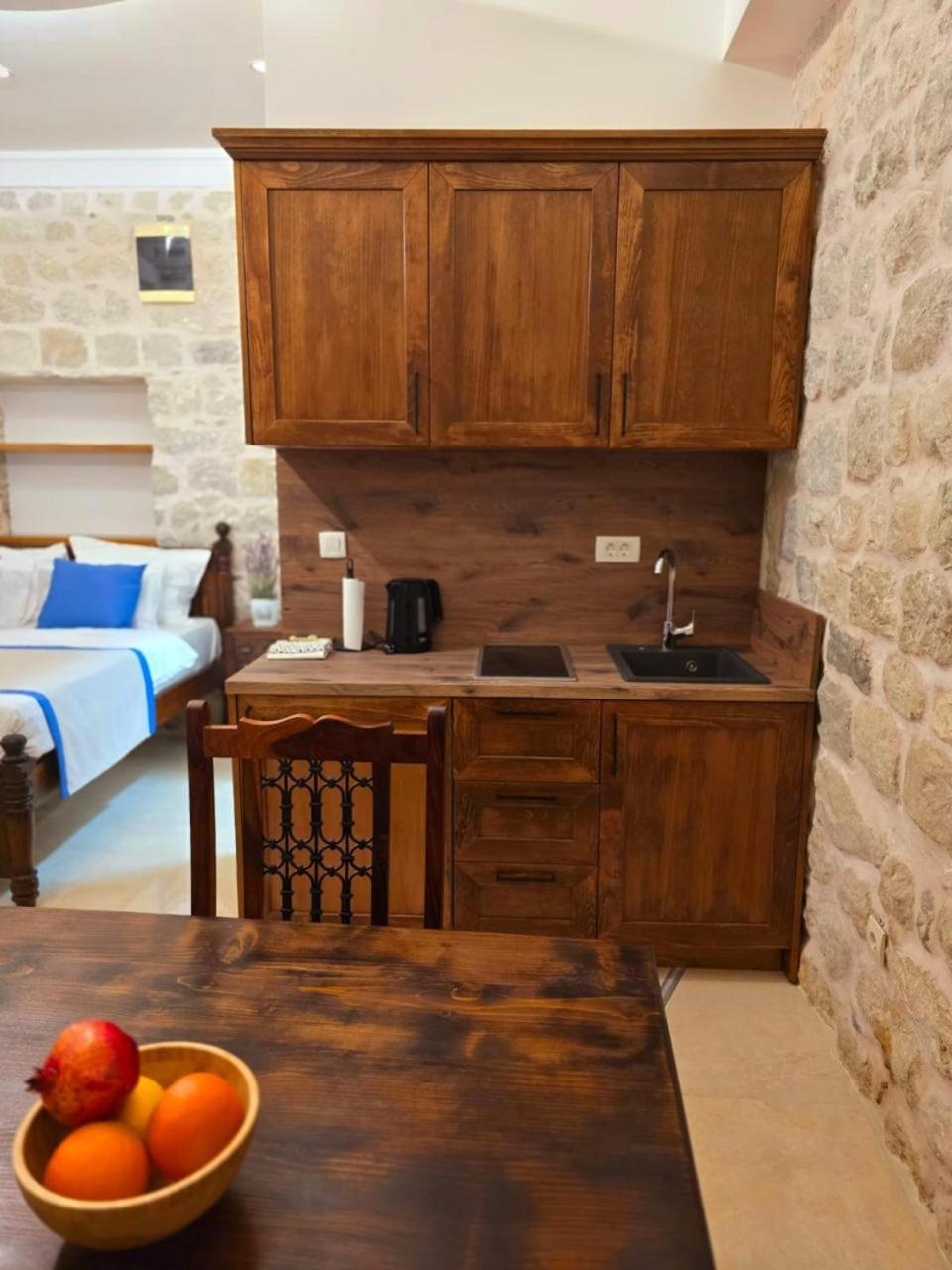 Apartments Kotor Old Town Екстер'єр фото