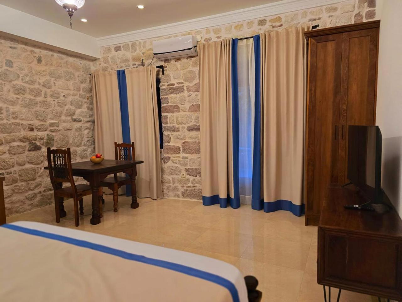 Apartments Kotor Old Town Екстер'єр фото