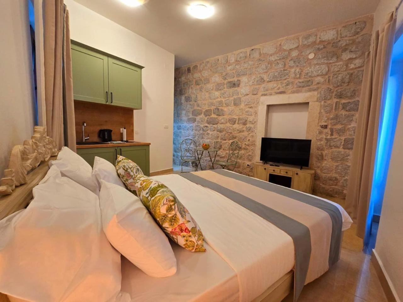 Apartments Kotor Old Town Екстер'єр фото