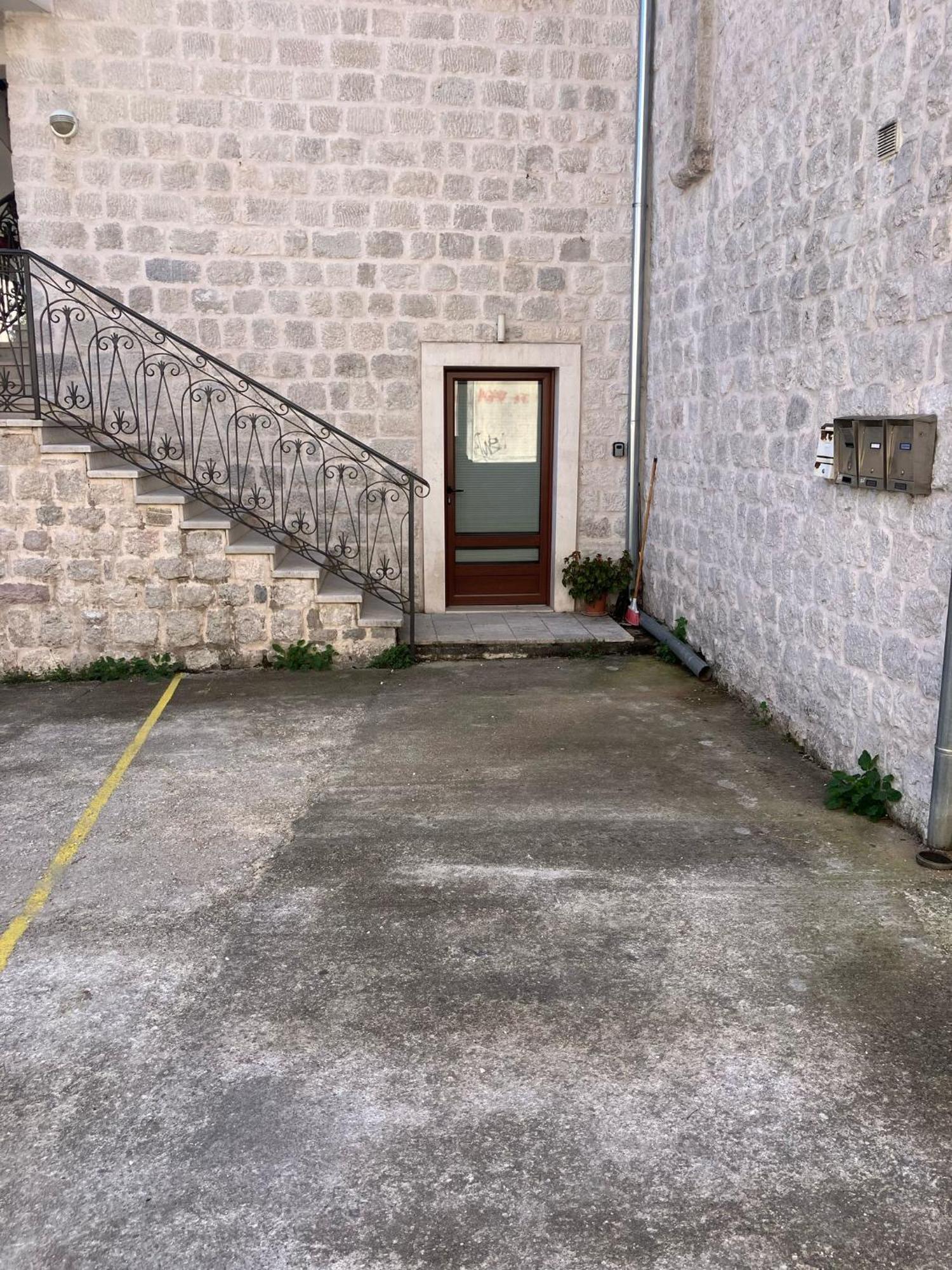 Apartments Kotor Old Town Екстер'єр фото