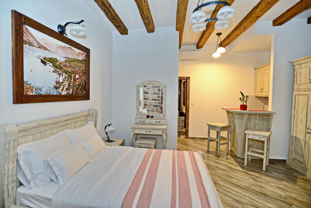 Apartments Kotor Old Town Екстер'єр фото