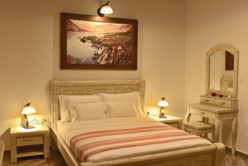 Apartments Kotor Old Town Екстер'єр фото