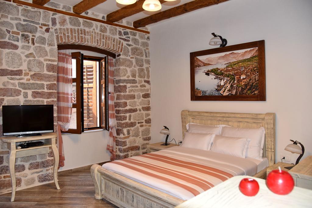 Apartments Kotor Old Town Екстер'єр фото