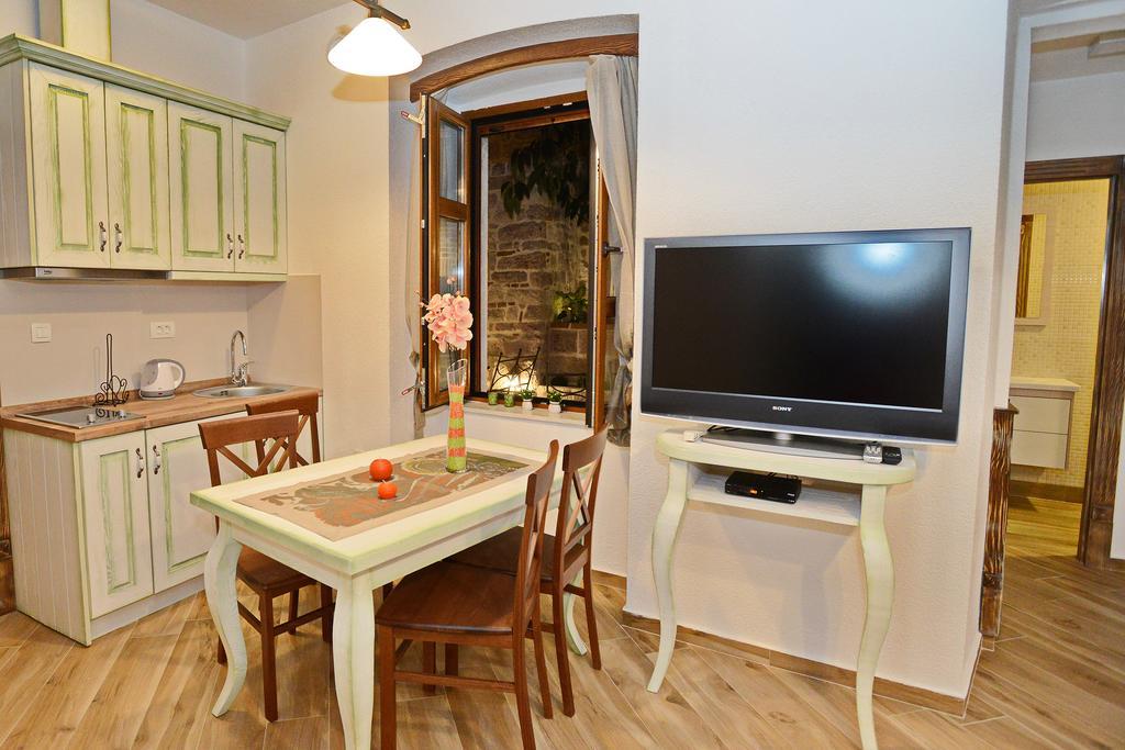 Apartments Kotor Old Town Екстер'єр фото