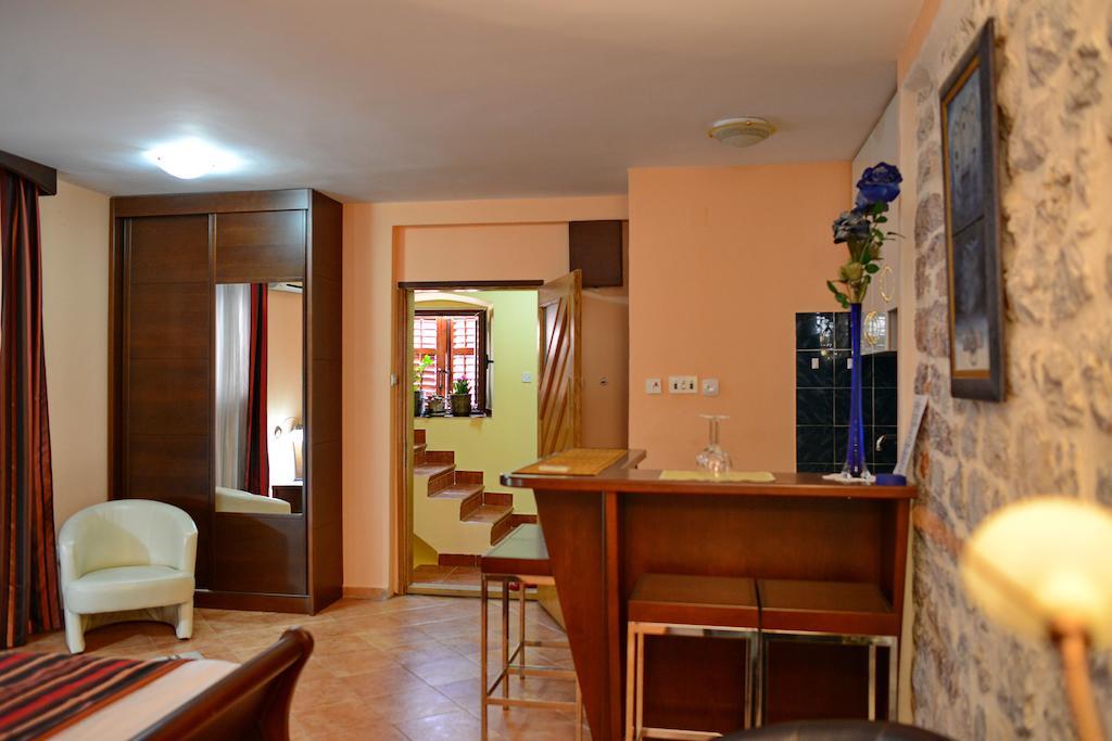 Apartments Kotor Old Town Екстер'єр фото